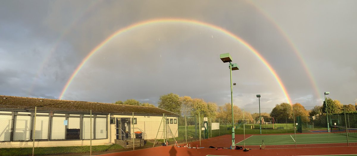 Linslade tennis club under a beautiful rainbow 🎾☔️ <a href="/the_LTA/">LTA</a> <a href="/BedsTennisLTA/">Bedfordshire LTA</a>