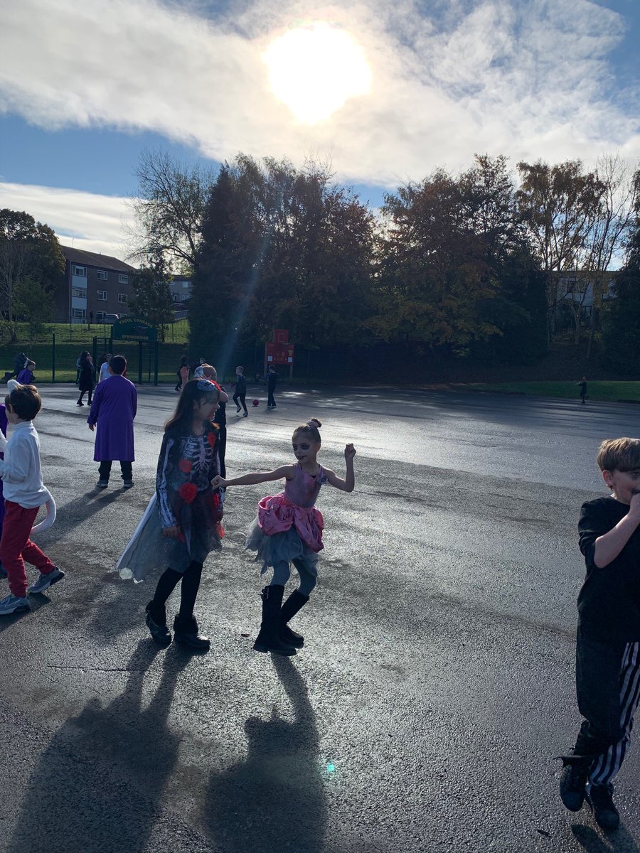 Springwood_Prm's tweet image. #springHarlech our playground had been taken over by these creatures🙈💀👻🎃