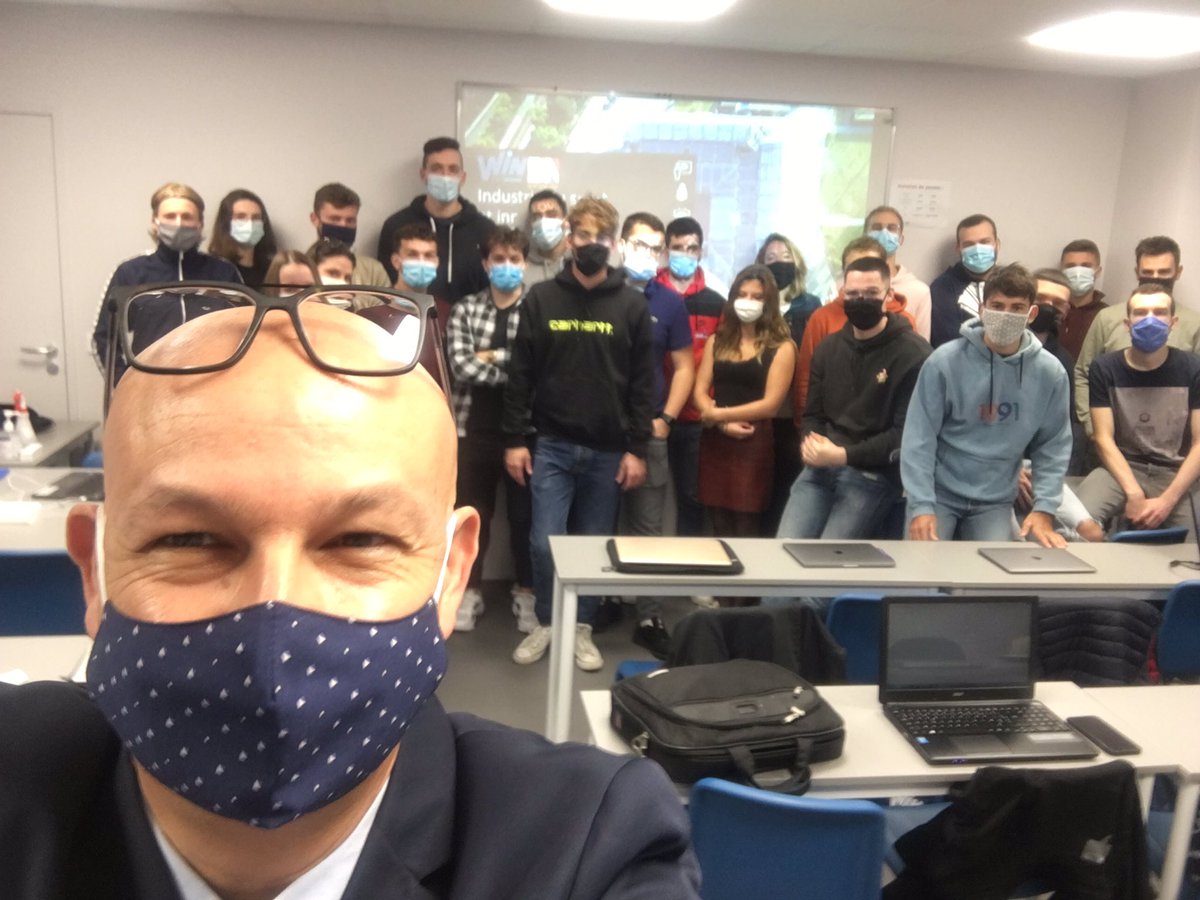 PerformanceHan1's tweet image. Enjeux sociétaux - développement-mutation des acteurs du sport-innovation  projection dans la fan expérience.
Master Win Sport School Caen au trop du management des structures du sport.
Merci aux entreprises Sport’nomic pour les Students expériences ...😂👍