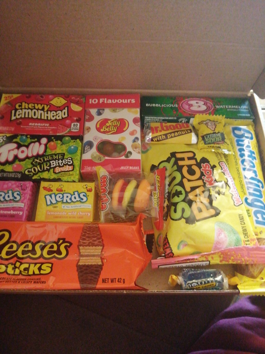 MensReaPod's tweet photo. This box smells of artificial flavouring and I couldn't be happier.

(ate the Reeses before I realised I wanted to tweet about it #hungah) https://t.co/BCAX8dTF9X