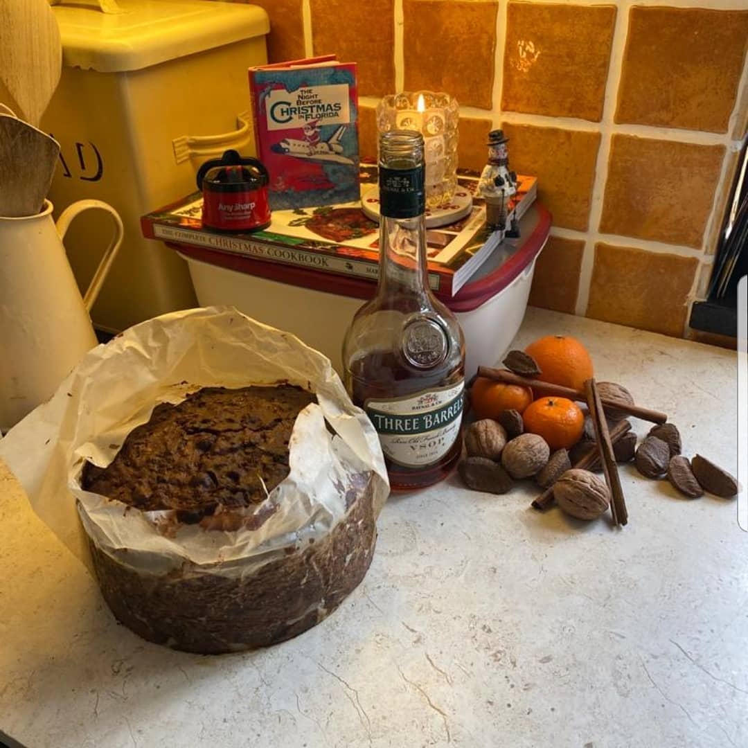 SharpenerGuy's tweet image. theknifesharpenerguy How is your Christmas cake coming
along?#festive #theknifesharpenerguy #christmas
#christmascake #brandy #feelingfestive🎄
#seasonsgreetings