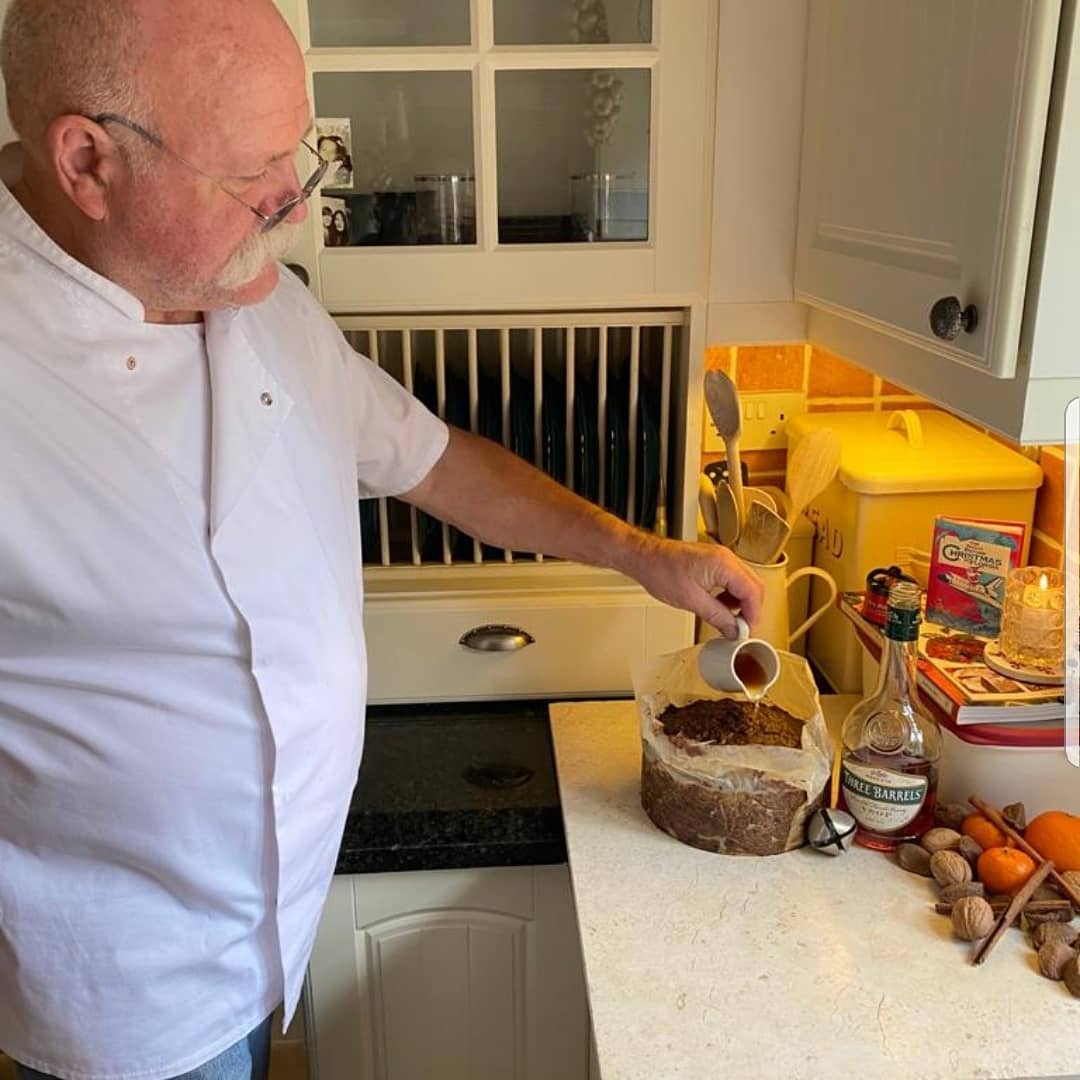 SharpenerGuy's tweet image. theknifesharpenerguy How is your Christmas cake coming
along?#festive #theknifesharpenerguy #christmas
#christmascake #brandy #feelingfestive🎄
#seasonsgreetings