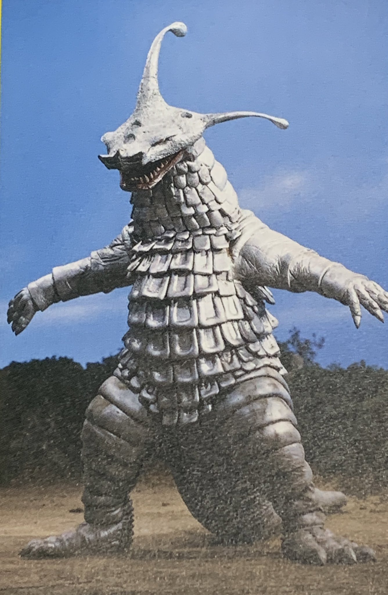 葱黒 ネギクロ 今月末ハロイベ魘夢コス予定 今日のウルトラマン80はザタンシルバーとザタン星人 砂漠で殺した土山記者になりすまし セラの欺く さらに特殊なバリアを纏ってる なかなか濃い戦略を企てる厄介者のザタン星人だった 倒れる時のポーズが笑