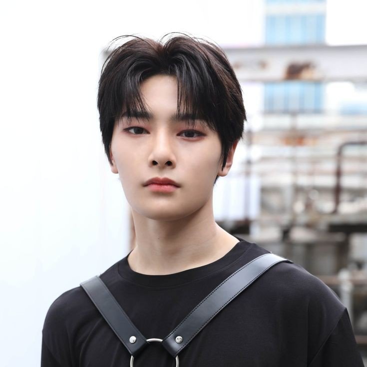 11. just by hearing jeongin's name (w/ no pics or any other info), i thought he was part of the hyung line like yang jeongin sounds so manly but aNYWAYS— what is it w/ me thinking maknae line members r part of the hyung line AKSJDJDJSK  #straykids  #skz  #jeongin