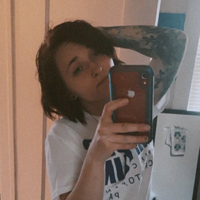 TheNikkiGatch's tweet photo. #NewProfilePic https://t.co/OR2avt4ZIM