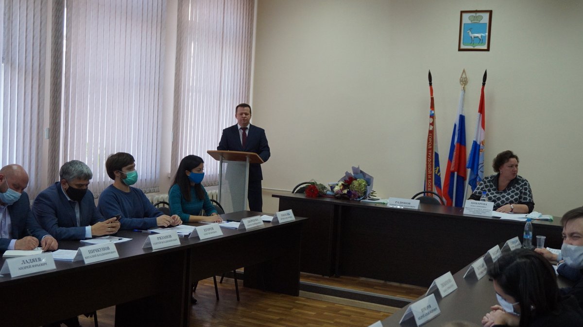 Сегодня на заседании Совета депутатов Роман Радюков <a href="/rradyukov/">Роман Радюков</a> был избран на должность Главы Самарского района. Он принес присягу, пообещав и впредь способствовать экономическому, социальному и культурному развитию нашего района. <a href="/SamSovDep/">Совет депутатов Самарского района второго созыва</a>