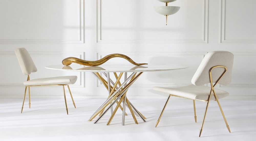 Article Originally Published On March 27

Jonathan Adler launched his namesake brand after leaving his day job to pursue his first love – pottery. In 1993, Barneys bought his collection of pots and, five years later, he opened his first store in Soho. deconewyork.net/top-10/modern-…