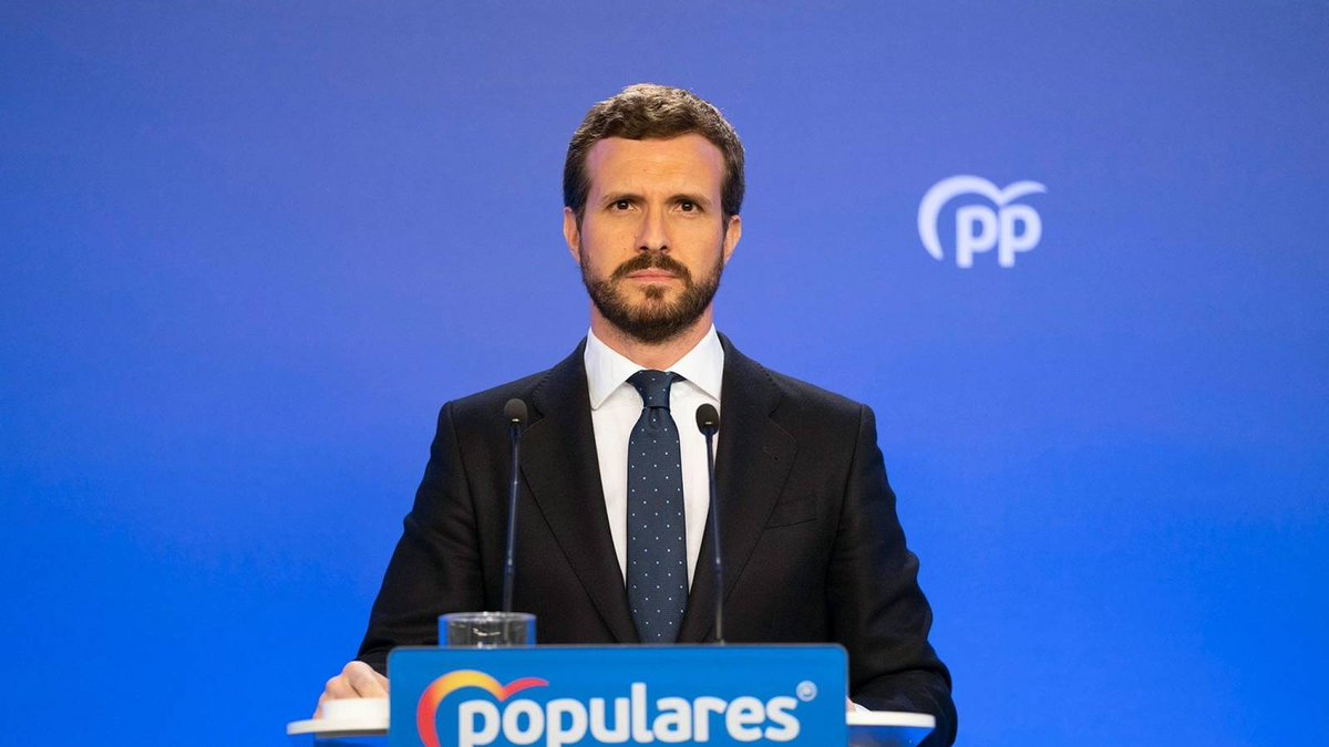 Encuestando's tweet photo. Tras las críticas de Casado a VOX, hay quien tilda al Partido Popular de traidores
¿Como te posicionas?

🔃 ADIÓS PP
❤️ APLAUDO SU DISCURSO https://t.co/2y8SyU9LNY