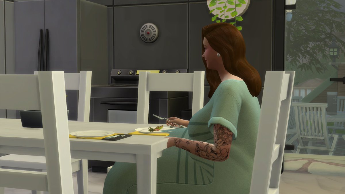 And on another note, 12-going-on-13 babies has been rough on Avery. She's gotten so big, she clips the furniture. LMAOAnd this ends today's  #100babychallenge update.Another side note: I totally forgot to tweet this thread into the ORIGINAL thread. dumdum