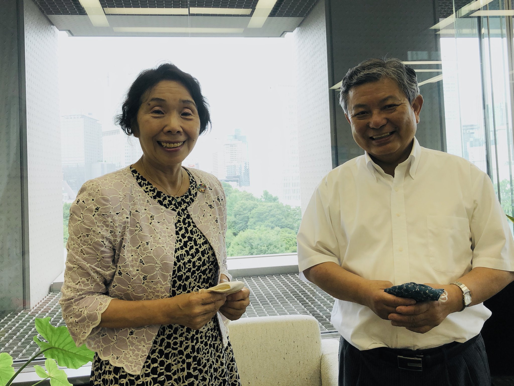 清原慶子official 10 付け 日本経済新聞 交遊抄 に 全国知事会 事務総長の古尾谷光男さんが 市長との出会い と題して寄稿しています 高山松太郎 伊勢原市長と前三鷹市長の私を紹介しています 全国市長会 副会長当時 知事会と連携して国に要請