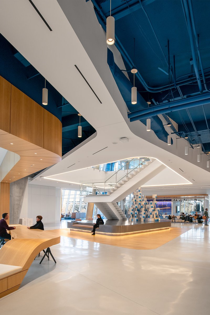 New headquarters celebrating flight. <a href="/gensler_design/">Gensler</a> and <a href="/PCPArch/">Pelli Clarke & Partners</a> paired up for this great project. 
#lightingbyOLS #lightingdesign #design