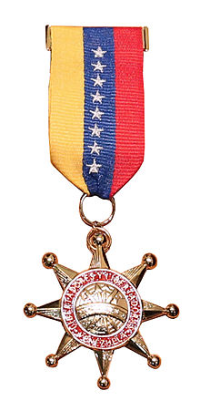 Tal Día Como Hoy #22Oct de 1813 nuestro Libertador crea La Orden de los Libertadores de Venezuela, desde el día 14 de ese mismo mes, Bolívar llevaba el título honorífico de «Libertador de Venezuela» que le confirió la Municipalidad de Caracas en nombre del Pueblo Venezolano. RT https://t.co/ygsza5OknH