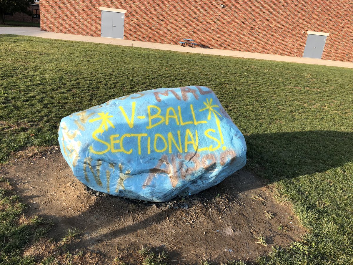 coachbmartinn's tweet photo. Painted the rock. Here be go https://t.co/xEaIpsoegW