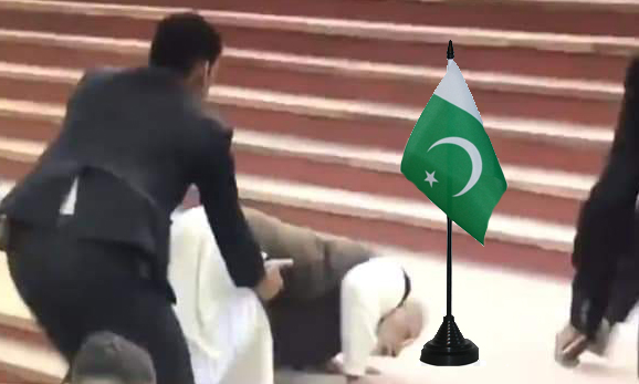 AbdulRafayRauf's tweet photo. Modi: Mujhay maaf kardo Pakistanio 🤣
#Modi #ModiKilled #PakistanZindabad #abdulrafayrauf https://t.co/w4dpACem9v
