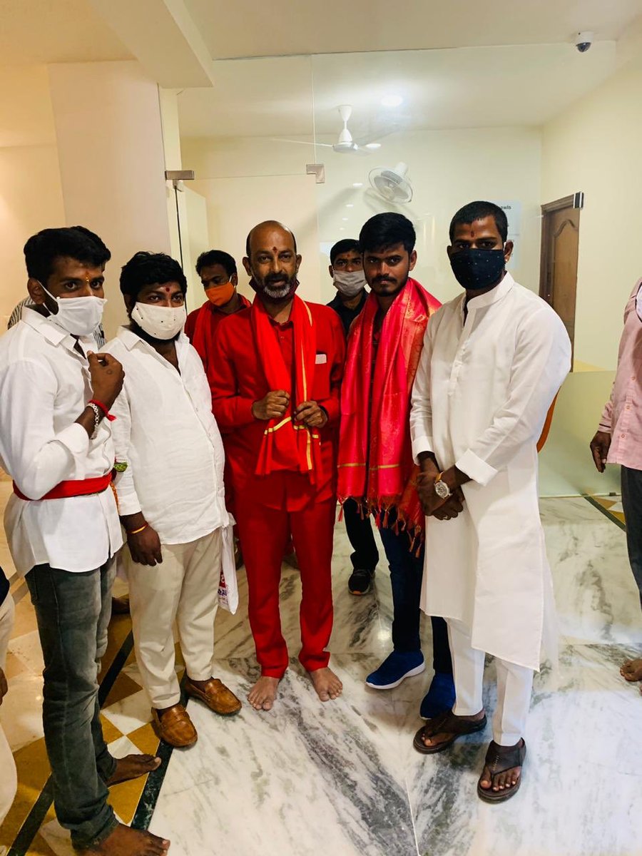 nrathankumar's tweet photo. Today called on Sri @bandisanjay_bjp garu, had a fruitful discussion, once again witnessed his personal bonding with karyakarthas, A True leader who always inspires youth in politics. @BJP4Telangana @Bhanu4Bjp #BJYMTS https://t.co/RigScww5cl