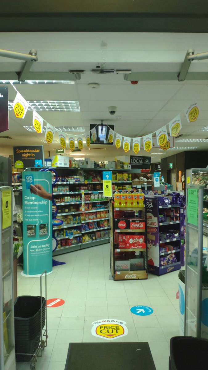 MichaelC7789's tweet photo. A very compelling membership offer, and a great display courtesy of @roanirving @coopuk - ready to drive membership into the community #itswhatwedo @CranstonGraeme @coopukcolleague https://t.co/ZOAeXTBxWf