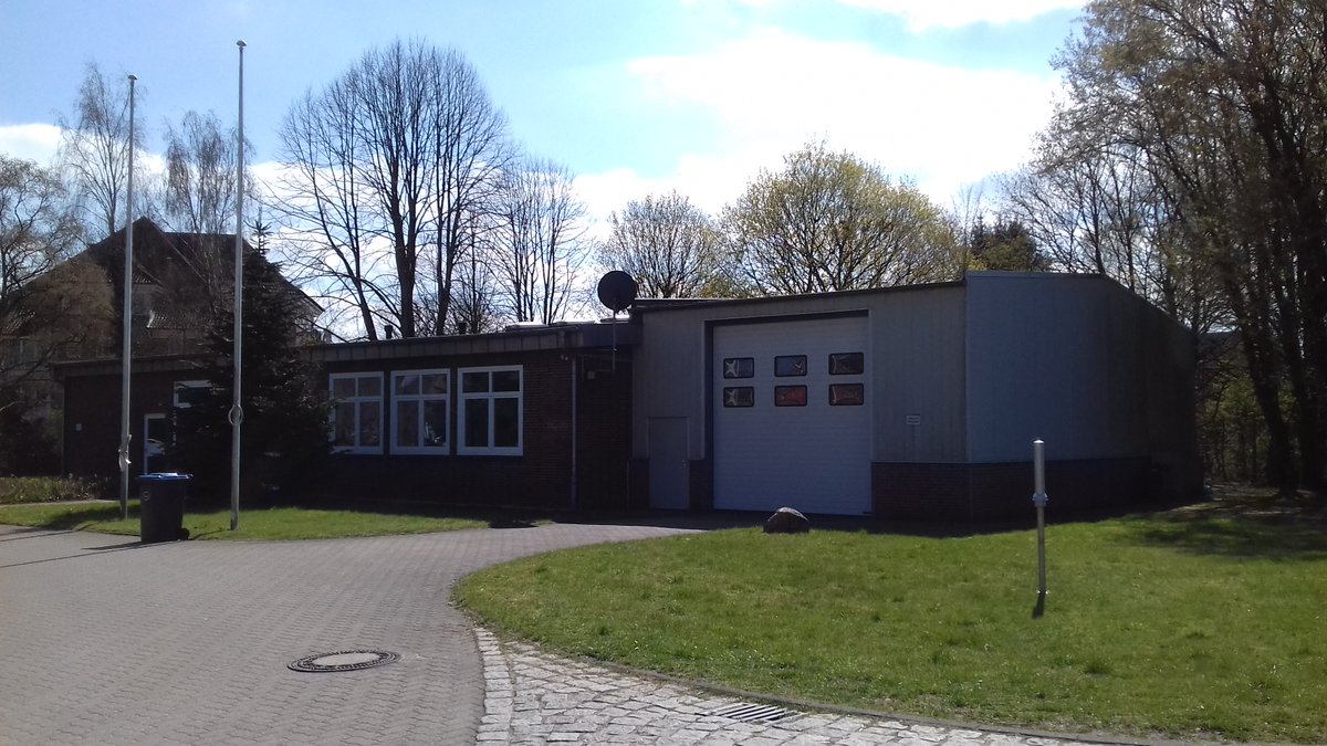 strahlenschutz's tweet photo. #bfsInside: Von unserem nördlichstem Standort aus ist man in ½ Stunde an der #Ostsee und in einer an der #Nordsee: Die Kolleg*innen in #Rendsburg betreuen einen Teil des ODL-Messnetzes: Damit wird permanent die Strahlenbelastung in Deutschland überwacht. https://t.co/ZcgIQ4glHR https://t.co/mrBdw5aebW