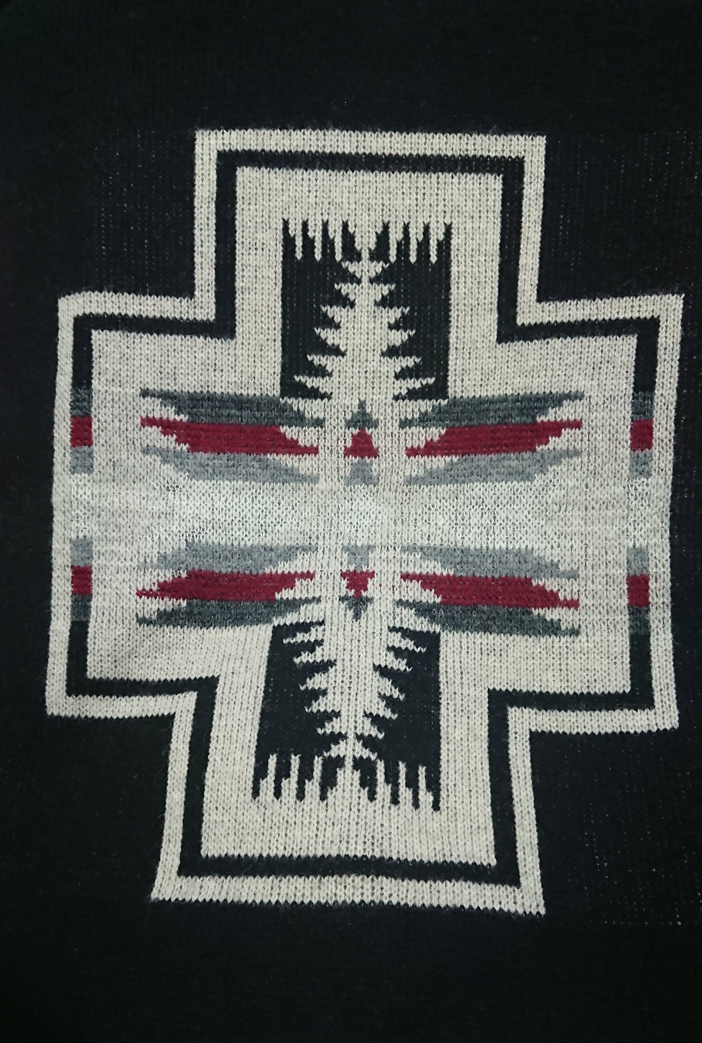 ট ইট র T Bow 最近ペンドルトンのニットをよく見かける様になって嬉しいのだけど 愛車は英国車なので 食い合わせが悪くて困りますw ネイティブ柄じゃなくて タータンチェックとかアーガイルだろうけど ペンドルトン好きなんですw