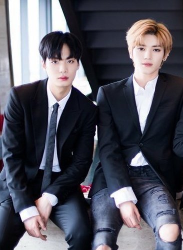 Taeyong and JR first met through Dispatch's leaders pictorial back in April of 2018. They have been friends since. 