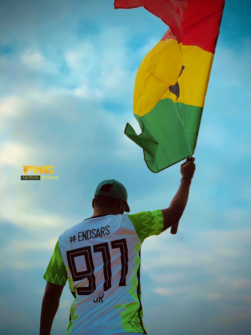 ArmaniVivinel's tweet photo. Sending love from #Ghana AFRICA IS BLEEDING 🩸by @junior_psl drops soon #endsars #endpolicebrutality #endsarsbrutality #endkilling #freetheyouth Shot by @hassanpmg https://t.co/8S6pHGj8Ko