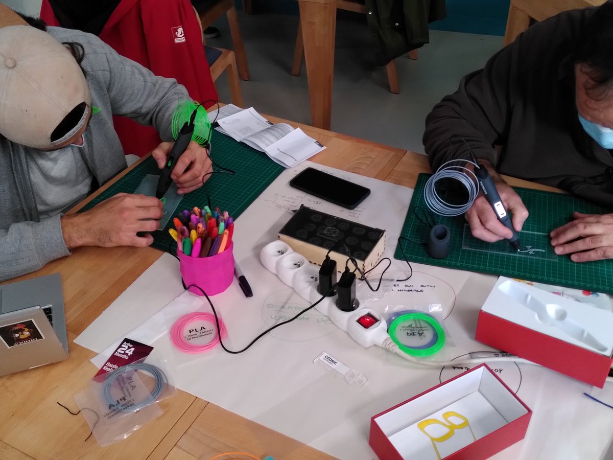 FabLab_Toulouse's tweet photo. On a reçu des stylos 3D ! On vous prépare des activités d'initiation pour les plus jeunes. Une activité sera proposée mercredi prochain pour tester l'avtivité

#maker #3Dprinting #3dpen https://t.co/we8fmYsYZR