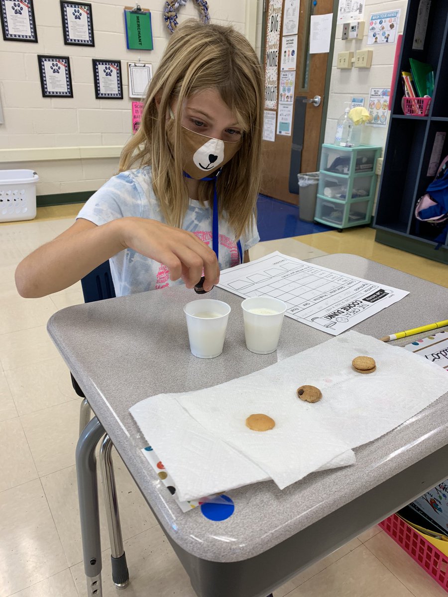 Mrs. Merchant tweet media