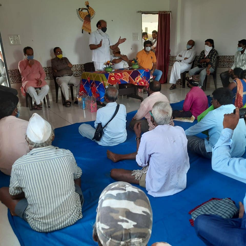 purneshmodi's tweet image. ૧૬૭- સુરત ( પશ્વિમ) વિધાનસભાના ધારાસભ્યશ્રી પૂર્ણેશભાઇ મોદીએ પોતાનો જન્મદિવસ ડાંગના અલગ-અલગ વિસ્તારના આદિવાસી ભાઈઓ અને બહેનો સાથે મનાવ્યો. તમામને પ્રધાનમંત્રી જીવન જ્યોતિ વીમા યોજના હેઠળ વીમા કવચ અર્પણ કરવામાં આવ્યું.
@narendramodi
@AmitShah
@CRPaatil
#HBDPurneshModi24x7