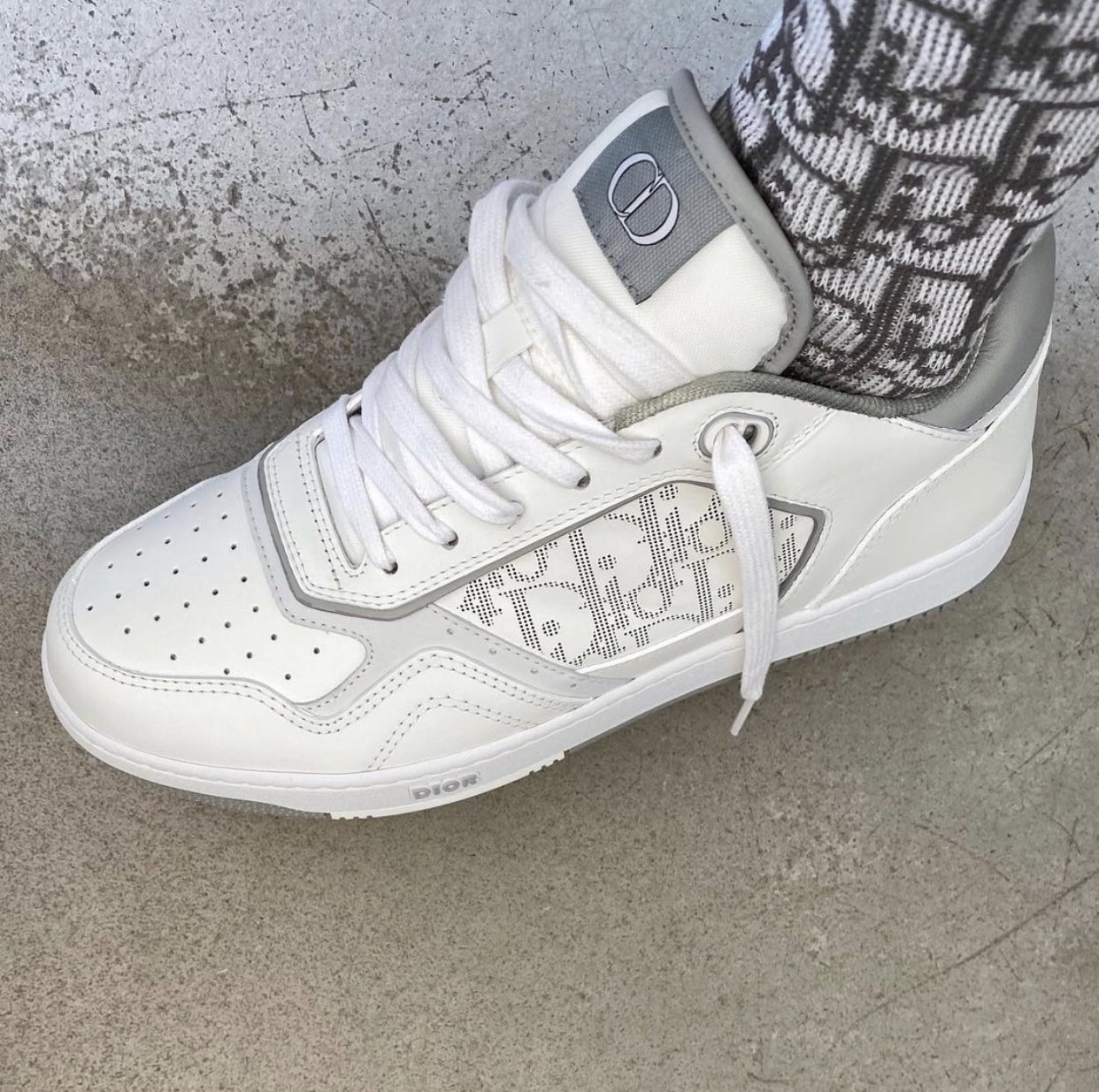 Louis Vuitton Diamonds SK8 Sneakers : r/DesignerReps