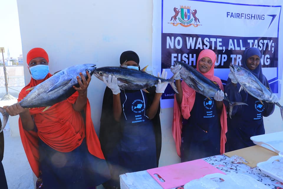FairFishing's tweet photo. All Taste No Waste 🐟
This week, 15 women learnt how to cook delicious fish soup, using fish head as bi product to create nutritional value, cooking delicious and healthy dishes 🐟
#nutrition #fisheries #CommunityEngagement #SDGs https://t.co/XHwNbGyZQT