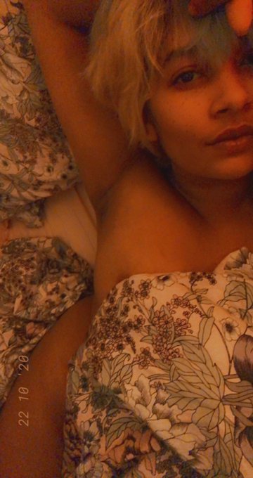 I&rsquo;m feeling cozy today, as soon as it starts raining I&rsquo;ll hide in bed 🥰🥰 #NoClothes #Rain #nude https://t<a href="/tag/rain"class="tags"><span>#rain</span></a><a href="/tag/nude"class="tags"><span>#nude</span></a><a href="/tag/noclothes"class="tags"><span>#noclothes</span></a>