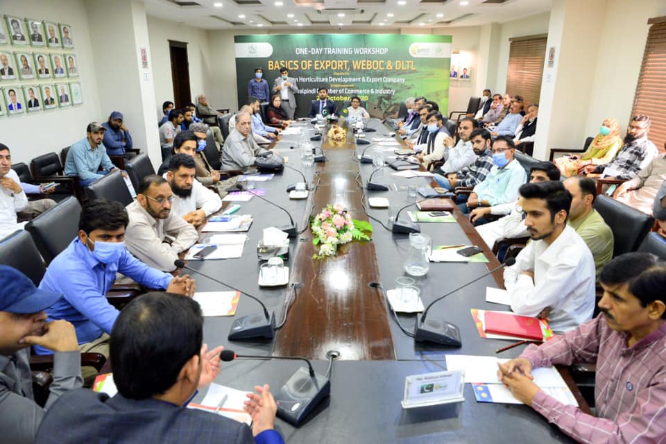 RcciOfficial's tweet photo. Pakistan Horticulture Development & Export Company in collaboration with the Rawalpindi Chamber of Commerce & Industry @Rcci organized a day workshop on “Basis of Export, @WEBOC & @DLTL
#Pakistanhorticulture #Development #TrainingandDevelopment #PHDEC #exports #workshop https://t.co/a796u3VwxZ