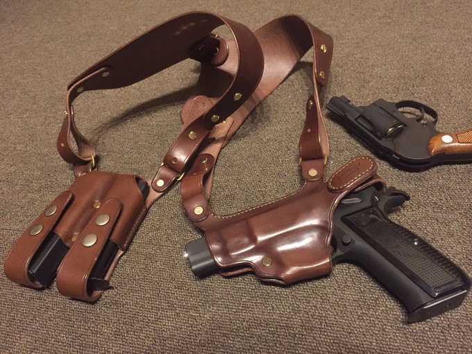 ハンドガンのホルスターの位置はどこがいい メリットとデメリットを解説 サバゲーの さ