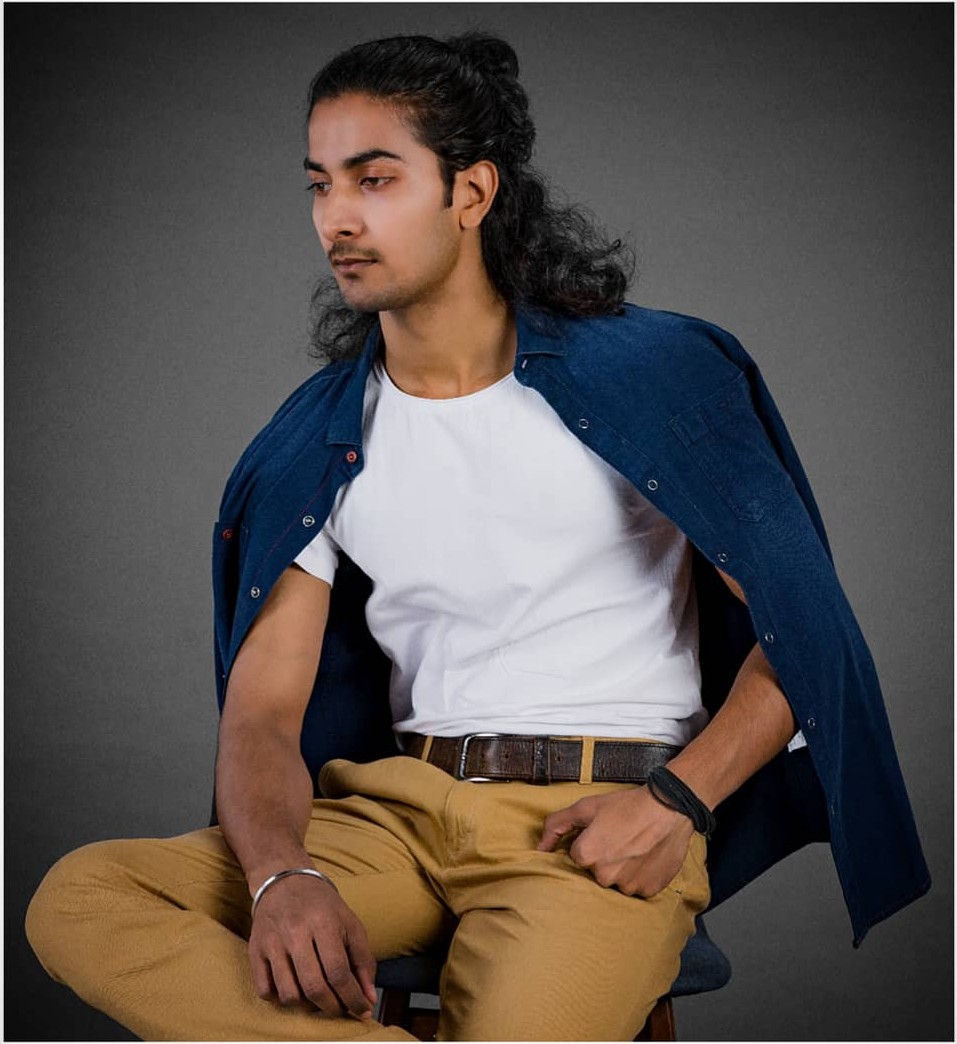 RkRohitKesari's tweet photo. Fashion is what you buy and Style is what you do with it.🥂
#fashionmodel #modeling #indoor #location #intence #lookmatters #sideprofile #modellife #shootout #artistlife #RohitKesari #RkRohitKesari https://t.co/zaut6UpATR