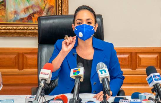 DiarioLibre's tweet photo. |#Política | Los planes de eliminar barrilito enfrentan a los senadores

Amplía aquí https://t.co/gXzDrwHqCj

#DiarioLibre #Actualidad #Barrilito https://t.co/Bd3m3yh37a