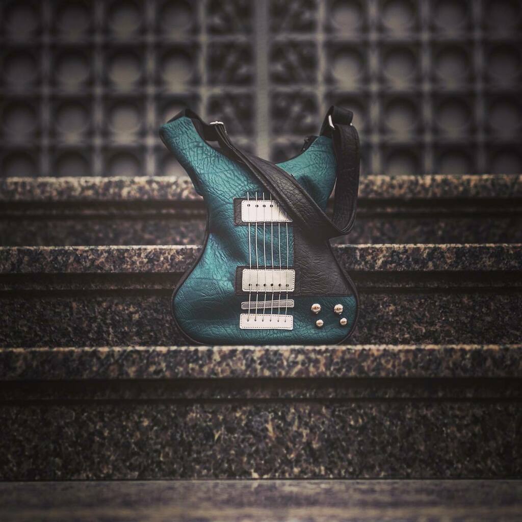 solbags_com's tweet photo. I always loved this #green shade! What do you think? 

All our #bags are:
🧵✂️100% #handcrafted 
🛠 Decorated with real #strings! 
👇Tag your #musician #friends 👩‍🎤 
🛍 If you want this #guitarbag please check the link in my bio
🎸
🎸
🎸
#solbags #bysol… https://t.co/BFNYGQk466 https://t.co/jq3QK3PM8L