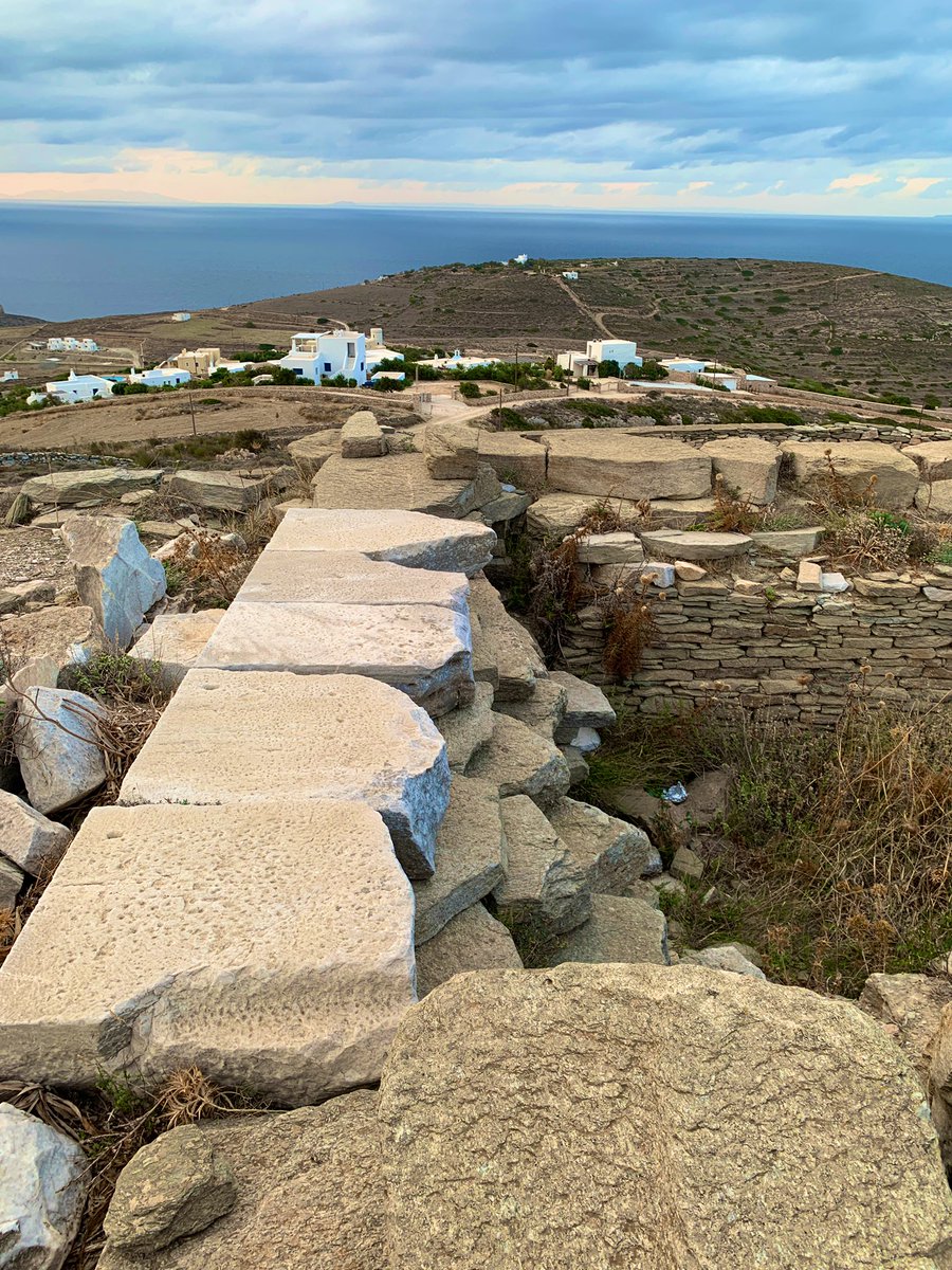 6/9 Being that we’re on Paros, even though local geology is schist, the temple’s superstructure made use of the finest marble on the island (check out this triglyph!), and it was also decorated with marble gutters, lion headed spouts, and sphinx acroteria! – bei  Delion