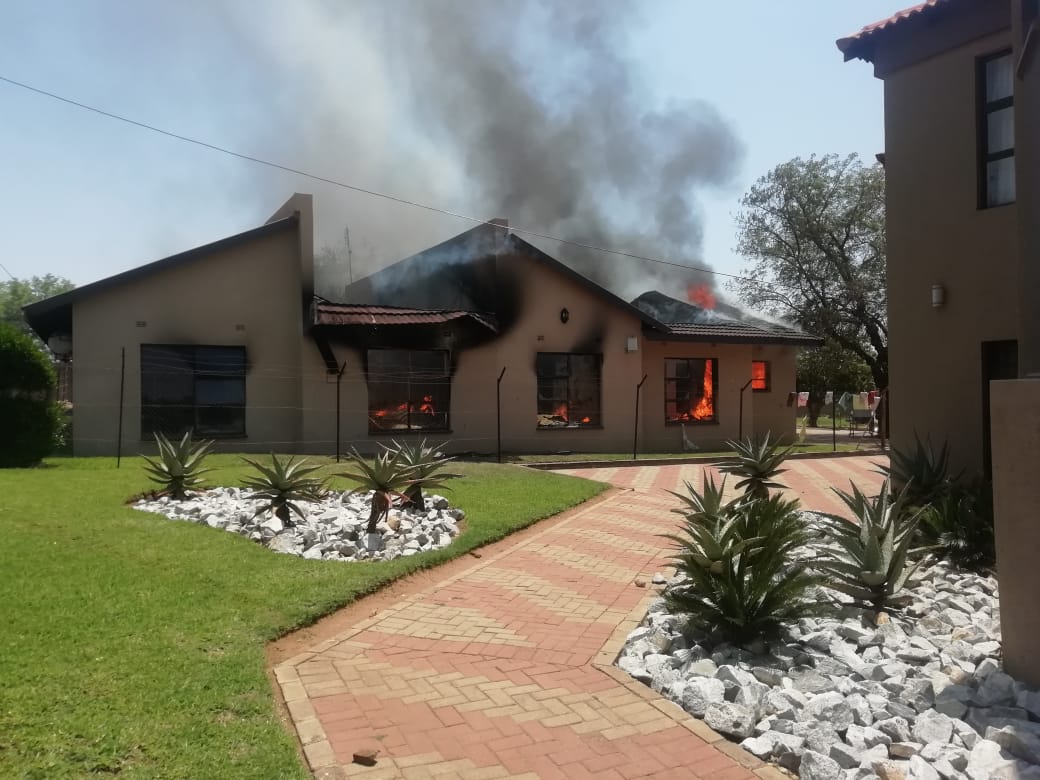 HEREXVII's tweet photo. this is what's happening to our farmers...land being burned down, houses burned down, live stock burnt - god help South Africa @BBCWorld @SkyNews https://t.co/ksJXNzzB0k