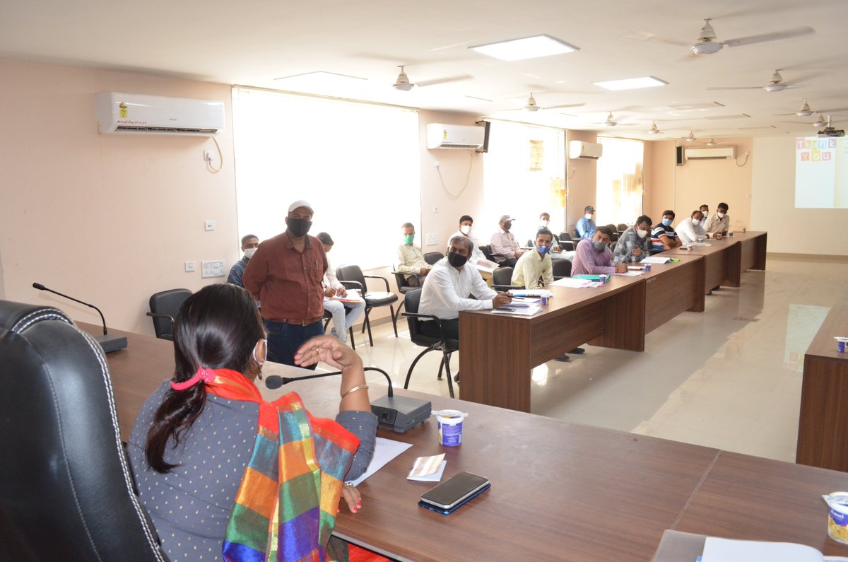 DDOMAHISAGAR's tweet photo. આત્મા ગવર્નીંગ બોડીની બેઠક યોજી.જીલ્લાના આત્મા પ્રોજેક્ટના ચાલુ વર્ષના કામોની સમીક્ષા કરી.પ્રાકૃતિક ખેતીની નવીન ૨ યોજનાઓની સમીક્ષા કરી તેમજ નવીન ફળ-પાક જેવા કે ડ્રેગન ફ્રુટની ખેતી તરફ ખેડૂતોને વાળવા પ્રયત્નો હાથ ધરવા સુચના આપી. https://t.co/wlIdhPHyhG