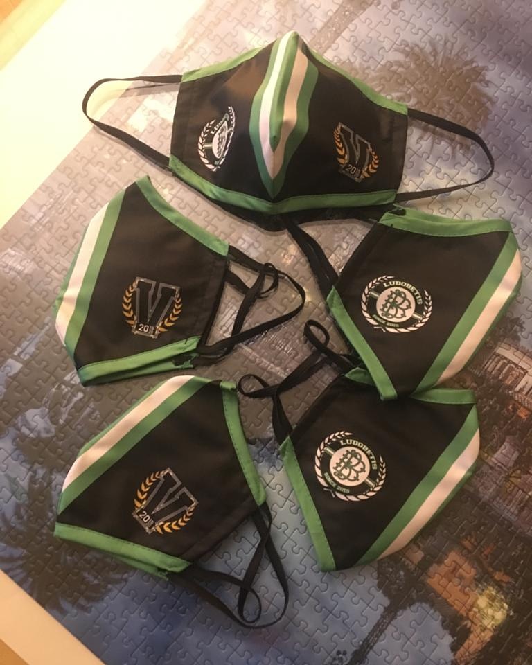 No te quedes sin tu mascarilla del V aniversario de Ludobetis! Edición limitada! Tamaño de hombre y mujer