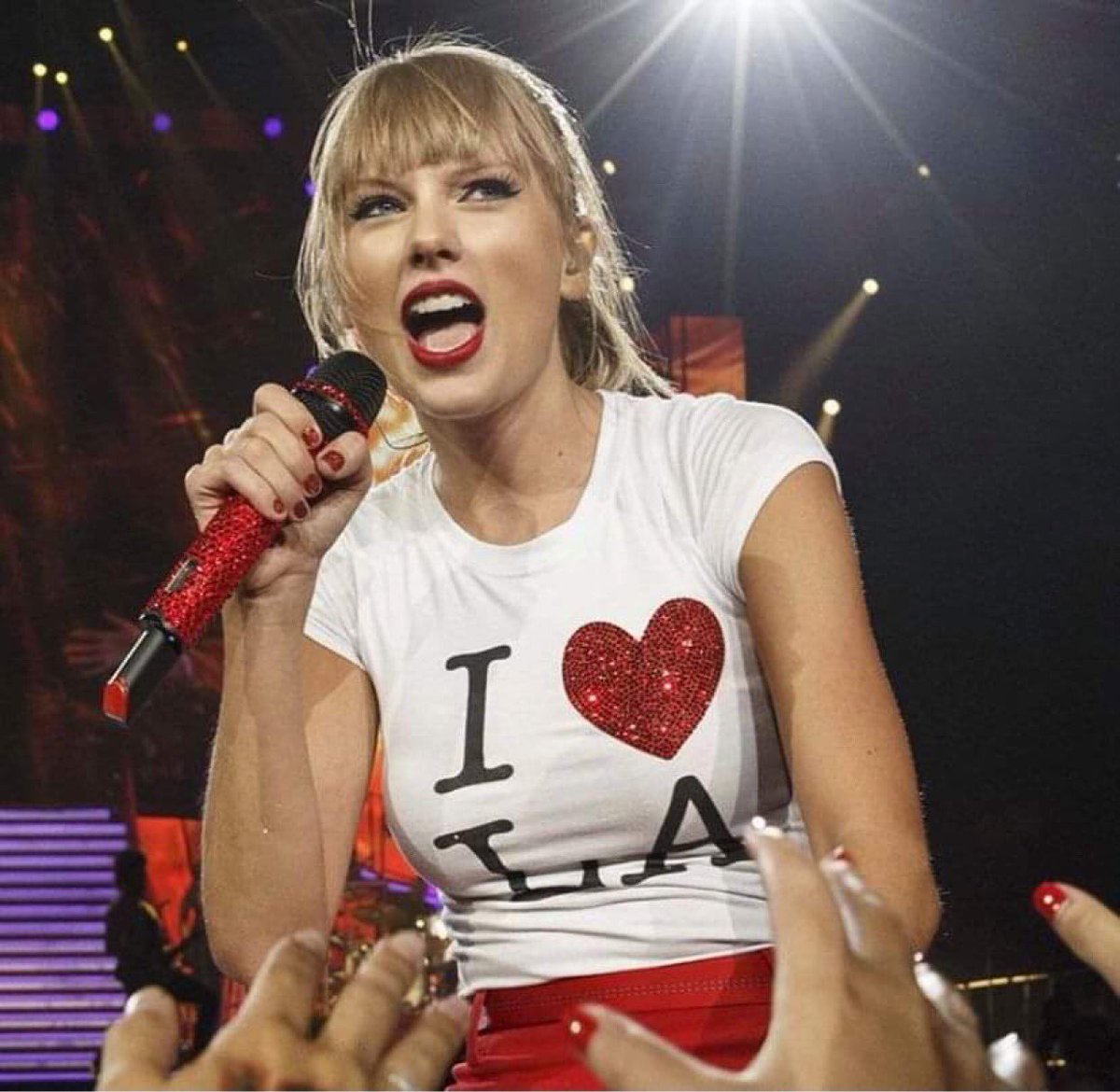 PaperRingsTS13's tweet photo. Happy 8 years of Red. Can’t believe it’s been 8 years since Red album was released and one of the best albums came into my life. Taylor and this album mean everything to me.🥺🥺🥺❤️❤️❤️ #8YearsOfRed #SwiftieSince06  #TaylorIsMyEntire @taylorswift13 @taylornation13 https://t.co/vSetzX0E6g