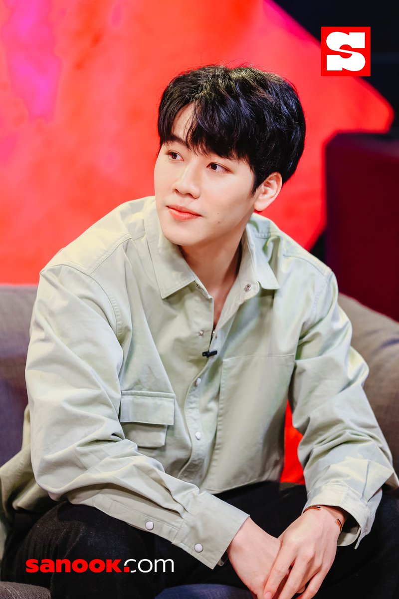 Sanook's tweet photo. เติมพลังจาก #หยิ่นวอร์ เต็มอิ่มหรือเปล่า? ใครที่ยังไม่ได้ดูรายการ #เรียงคิวบันเทิง ตามมา จิ้น ฟินฮา ทางนี้เลย

🎥> https://t.co/zqUYY3Vw05

และภาพเบื้องหลังสุดน่ารักที่เราเอามาฝาก ตามไปเก็บรูปกันเลยจ้า! > https://t.co/2XEaGlNQ6G

#Sanook #SanookTVMovies #Sanookxหยิ่นวอร์ #YINWAR https://t.co/SdcWXZXz7Y