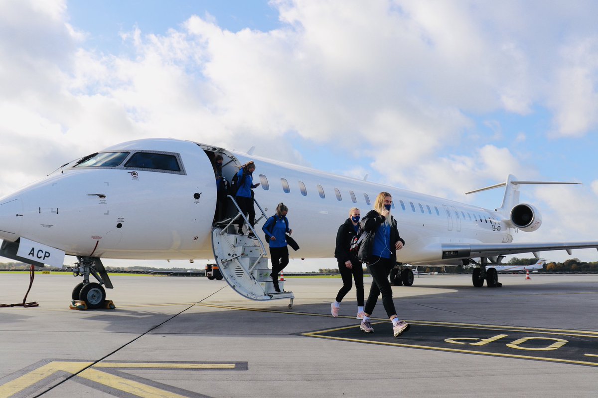 AirportEelde's tweet image. ⚽️ V O E T B A L D A M E S 🇪🇪
Rond het middaguur landde het nationaal voetbal dameselftal uit Estland op de luchthaven. Ze spelen morgen om 19.30u een EK kwalificatie wedstrijd tegen onze Oranjeleeuwinnen 🦁 in de @EuroborgStadion. Wij wensen alle dames veel succes!
