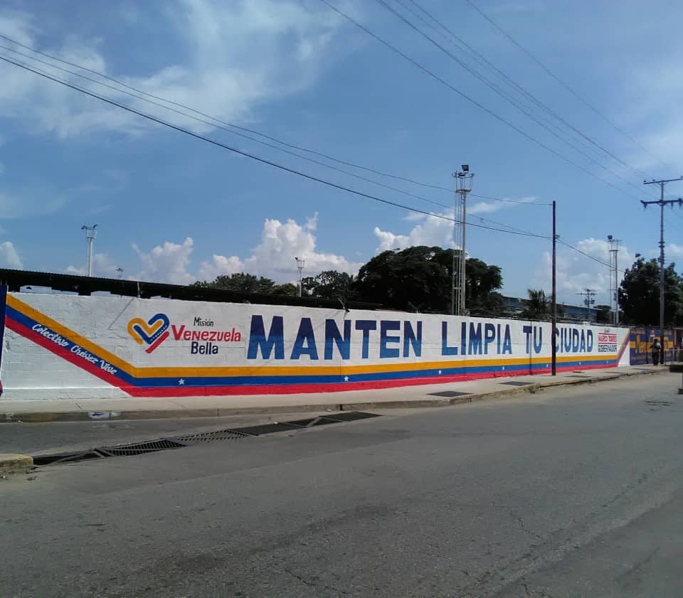 Misión Venezuela Bella в Twitter: „ARAGUA | Seguimos fortaleciendo el  embellecimiento de las ciudades, con la elaboración de murales convirtiendo  espacios atractivos para las comunidades del municipio Santiago Mariño.  @nicolasmaduro @drodriven2 ...