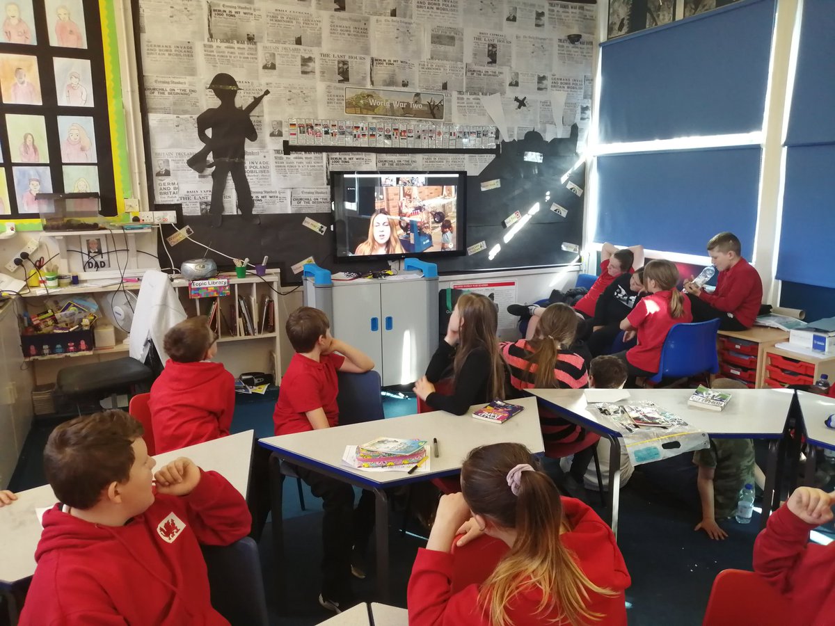 CraigfelenP's tweet photo. Fab afternoon author session for #cfp56 and #cfp45 with @GabrielleKent and @GuyBassBooks Thank you @Literacy_Trust for organising we really enjoyed. #cfplit https://t.co/EZlOnSLIDA