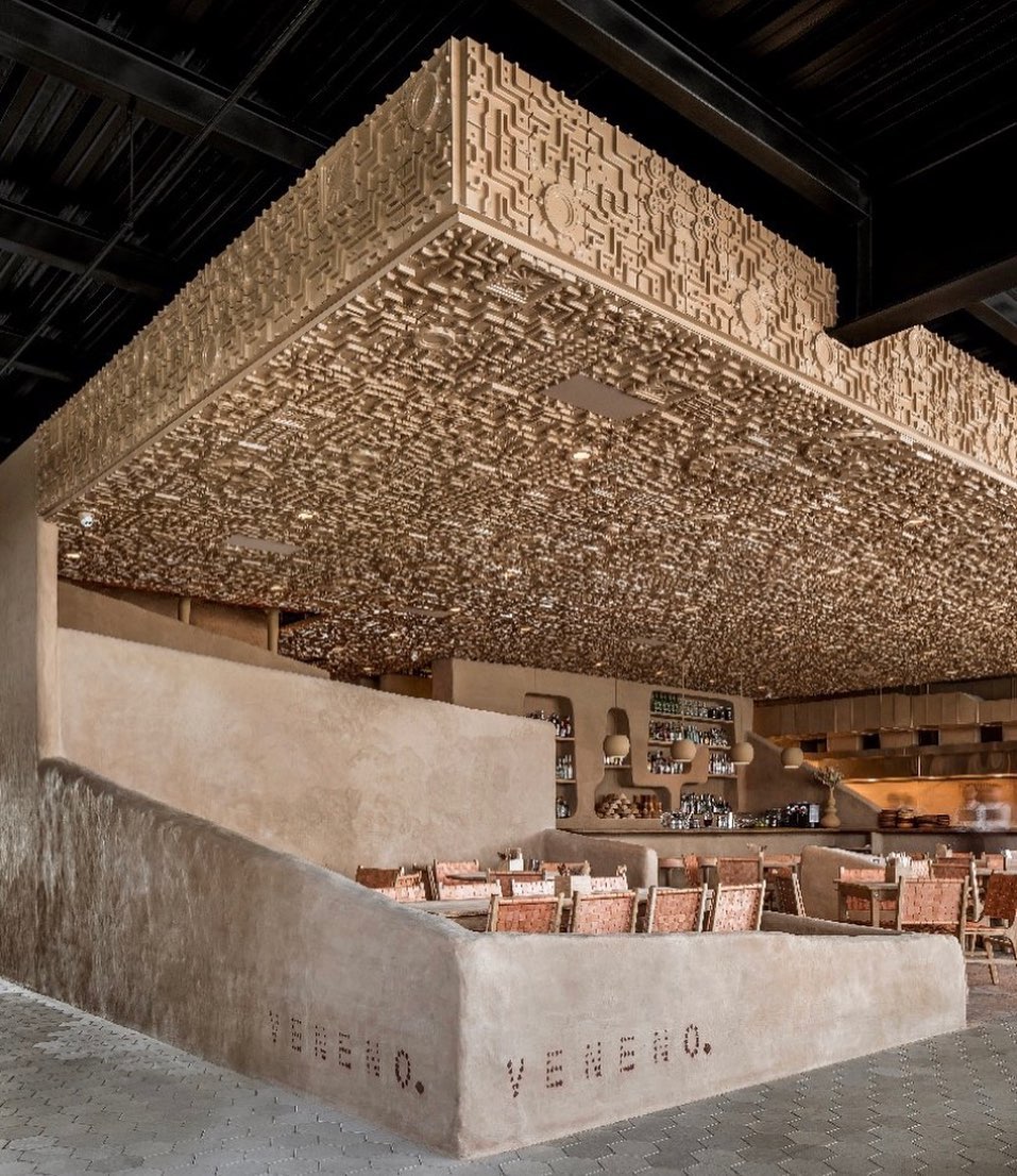 TuristampaNews's tweet photo. El restaurante tapatío @Venenorest  del Chef Alfonso Cadena y su socio Juan Monteón, ganó la categoría de Mejor Diseño de América y Mejor Techo en el 12º aniversario del Restaurant &amp; Bar Design Awards https://t.co/rW8Jo6tRyO