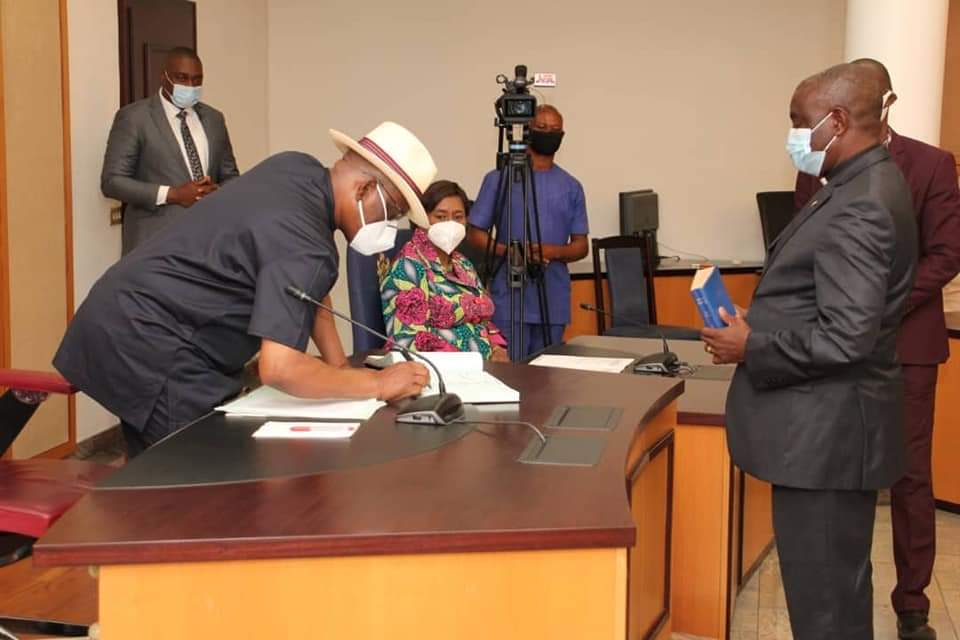 AskPHPeople's tweet photo. JUST IN

Gov. Wike inaugurates a Judicial Commission of Inquiry to investigate acts of brutality and violation of fundamental human rights perpetrated by SARS in Rivers State.

Members Are:

1. Justice Chukwunenye I. Uriri (rtd) - Chairman

/1

#PHTwitterCommunity https://t.co/LmCanlFzoh