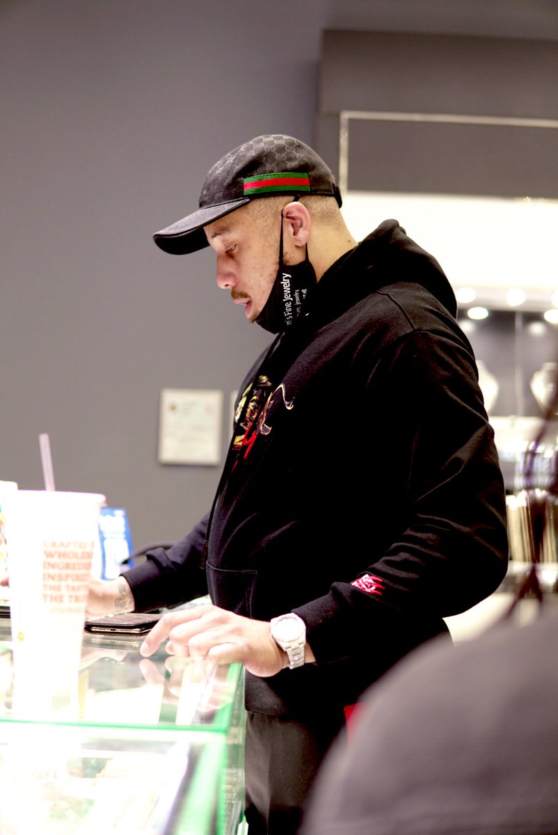videoreek's tweet photo. Who He Bday Loading Up... #ReglaRecords ®️ https://t.co/H1EY8zq6B7