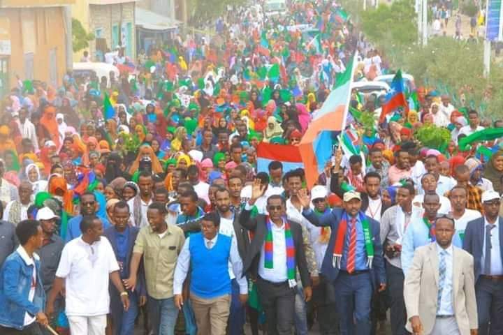 HeraldJig's tweet photo. This comes after arresting 3 ONLF leaders in #Kebridahar were the group held a massive rally a few days earlier prompting Maadey, the group’s chairman, to accuse the govt of ‘harassment &amp; intimidation to provoke us into breaking the agreement we signed’. https://t.co/VhOysSvqWz https://t.co/9TJLpaXNR6