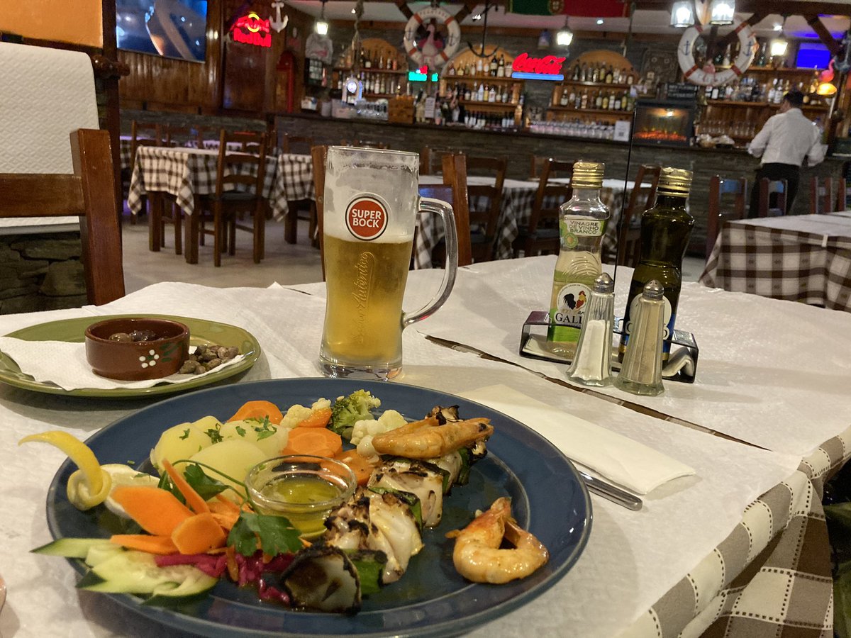 euro_tour's tweet image. いまどうしている？
今、カスカイスのシーフードレストランで一息入れています。あとは、電車で、リスボンへ帰るだけです。