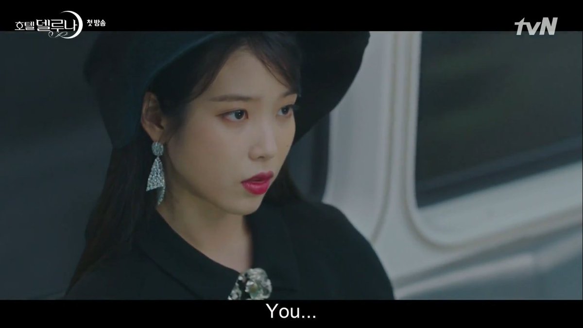 this scene! It actually scared me with that sudden lights off part and yes,, girl knows she's pretty  #HotelDelLuna